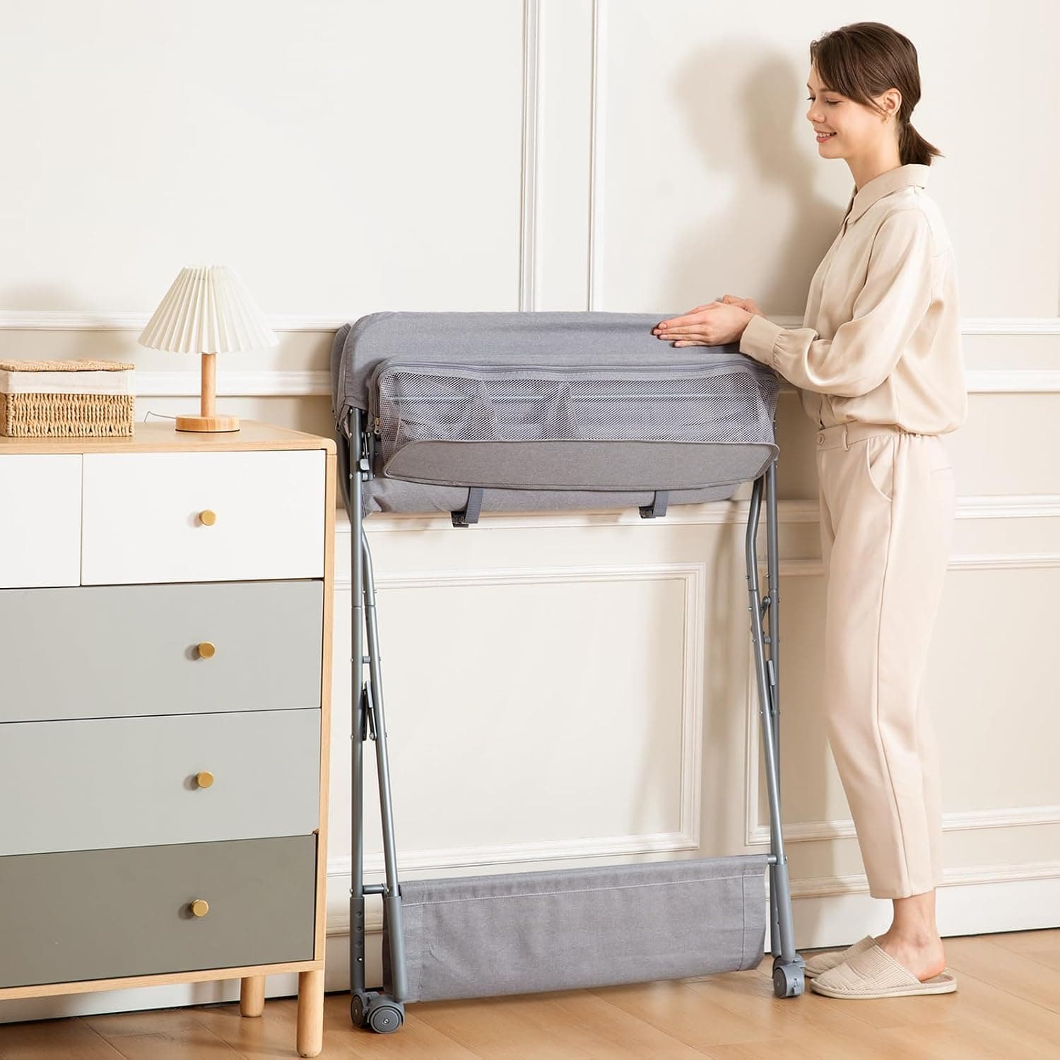 طاولة تغيير حفاضات قابلة للتعديل رمادي فاتح